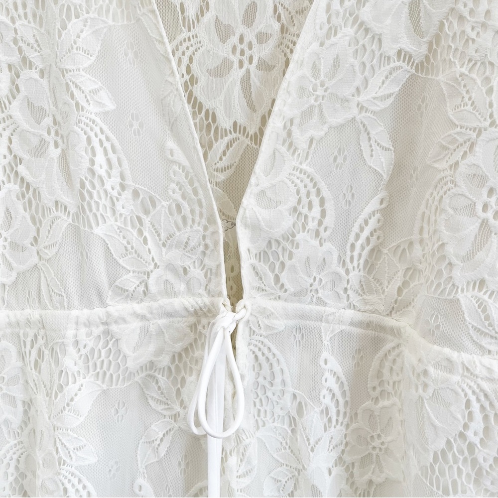 Show Me Your Mumu Lace Roxy Romper Size Large - Picture 8 of 8